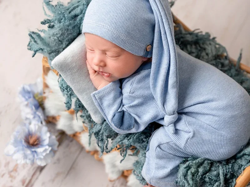 Easy Newborn Photo Poses That Will Melt Your Heart